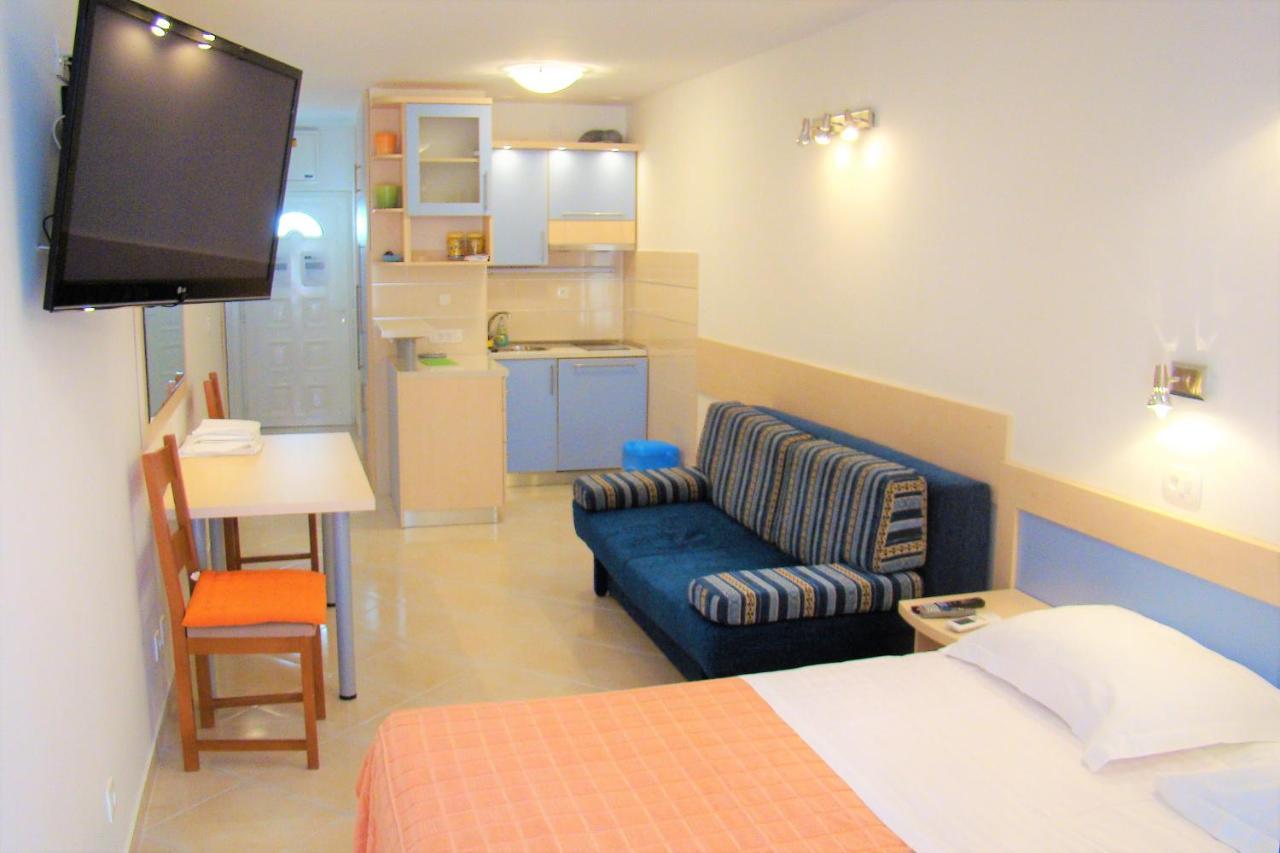 Apartments Lavica Podstrana Luaran gambar