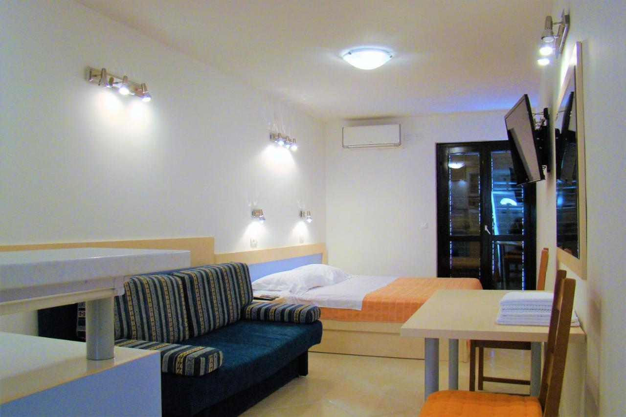 Apartments Lavica Podstrana Luaran gambar