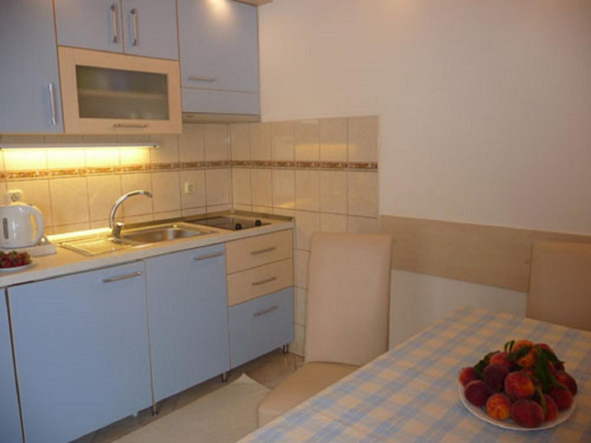 Apartments Lavica Podstrana Bilik gambar